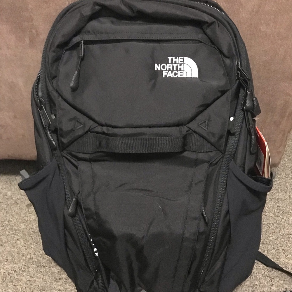 New black north face backpack